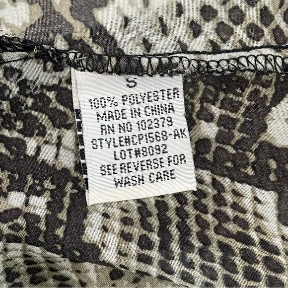 Snake Print Sleeveless Top - Picture 10 of 11